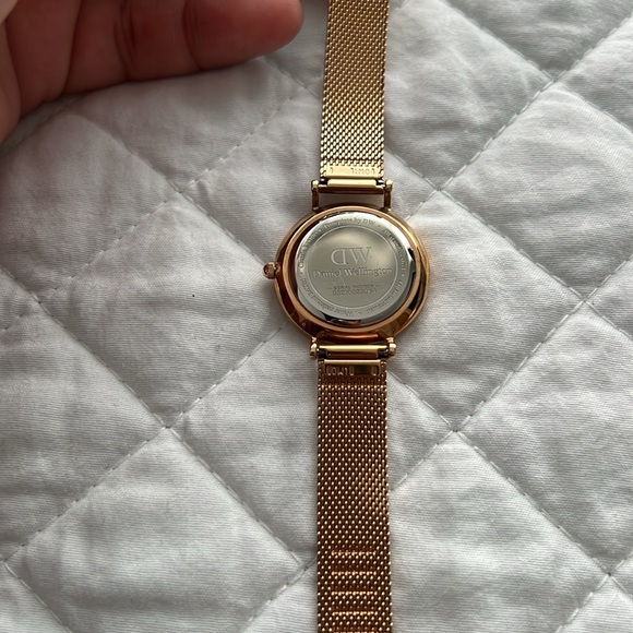 Daniel Wellington Watch - Picture 5 of 8